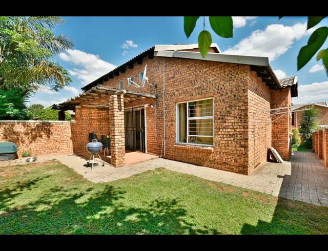 2 BEDROOM TOWNHOUSE FOR SALE IN HONEYDEW